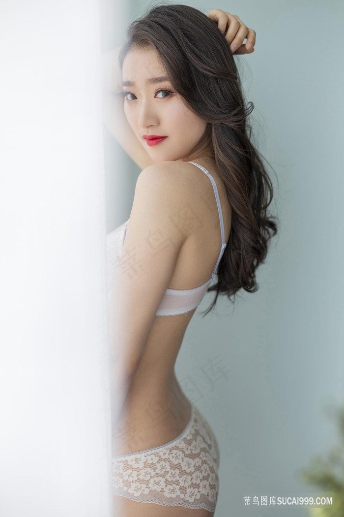 午夜精品免费观看
