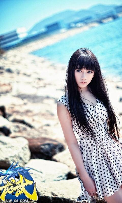 客厅H伦亲女小芳小雪视频